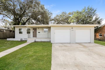 6908 Ambassador Dr Orlando, FL 32818